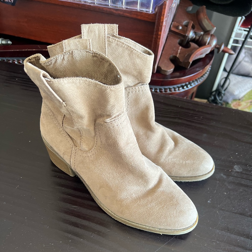 Women's Tan Suede Ankle Boots